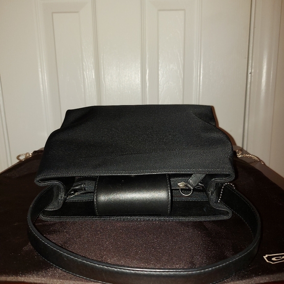 Elegant Coach Mercer Handbag - Picture 4 of 13